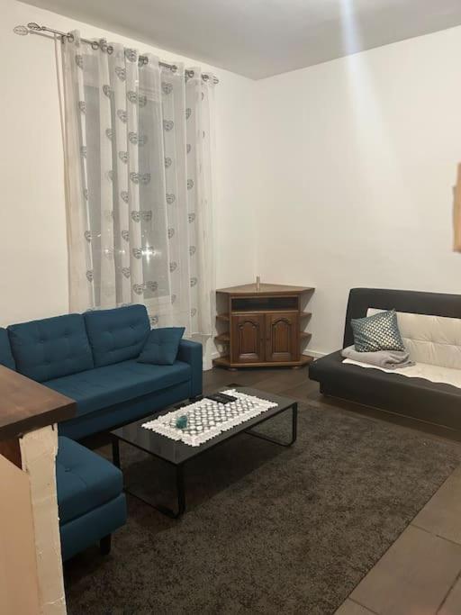 Superbe Appartement Avec Parking Gratuit Vaulx-en-Velin Exteriér fotografie