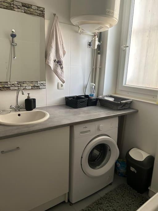 Superbe Appartement Avec Parking Gratuit Vaulx-en-Velin Exteriér fotografie