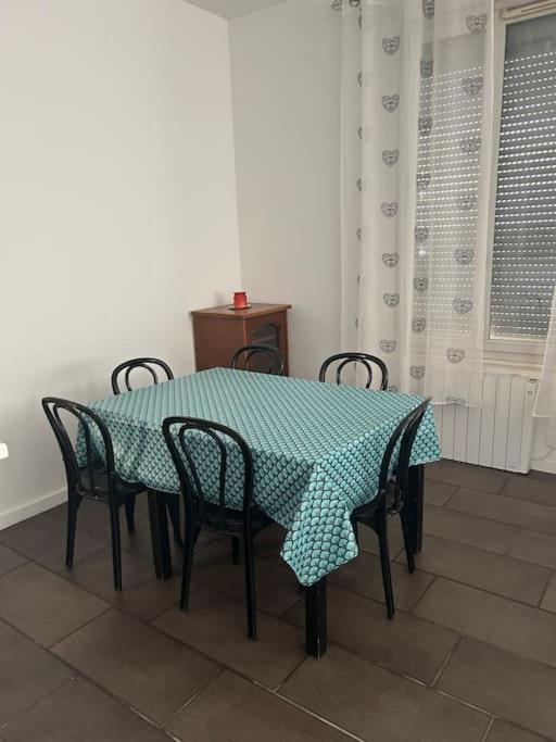 Superbe Appartement Avec Parking Gratuit Vaulx-en-Velin Exteriér fotografie