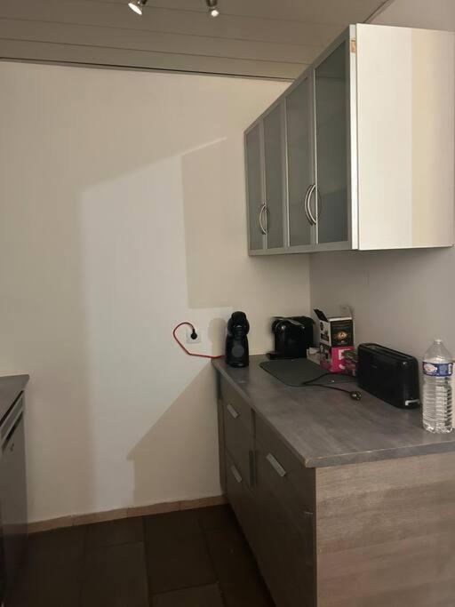 Superbe Appartement Avec Parking Gratuit Vaulx-en-Velin Exteriér fotografie